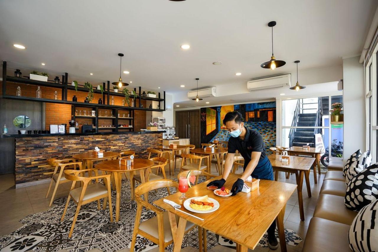 Kaloka Airport Hotel Sumbawa Besar Luaran gambar