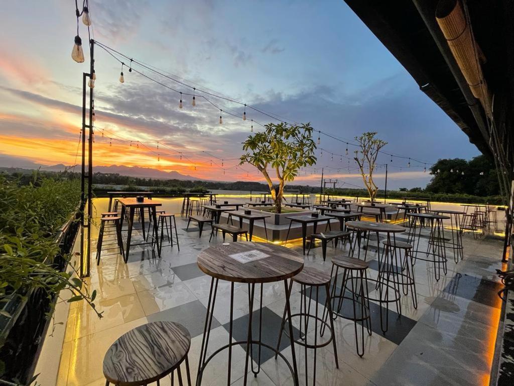 Kaloka Airport Hotel Sumbawa Besar Luaran gambar