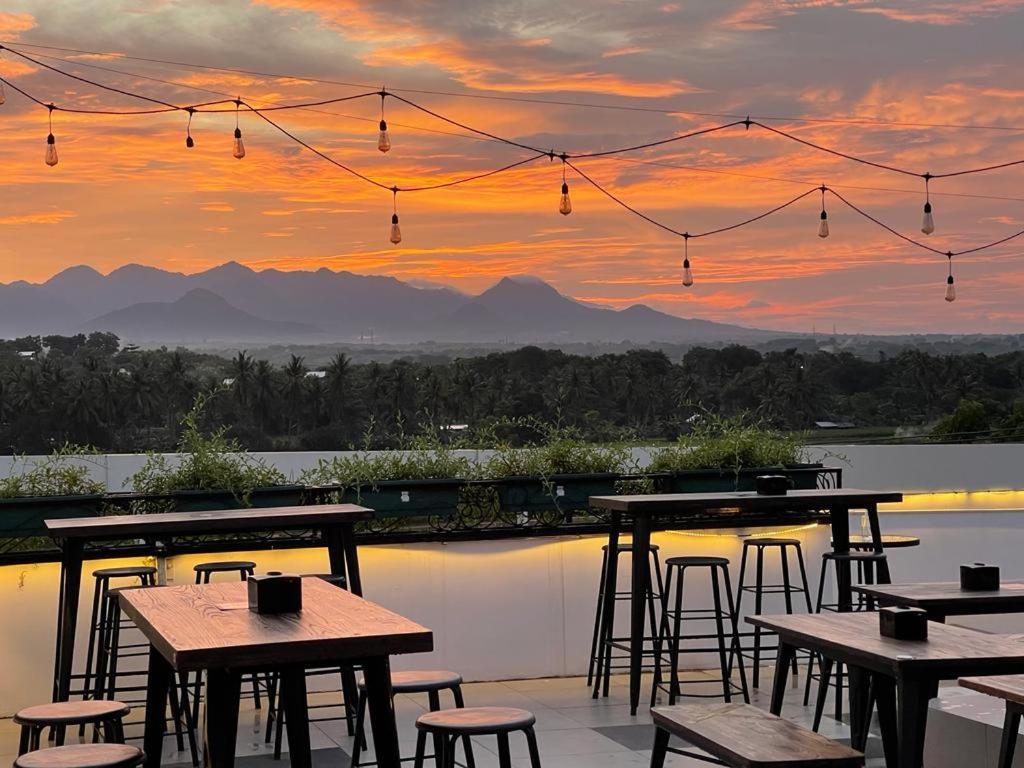 Kaloka Airport Hotel Sumbawa Besar Luaran gambar