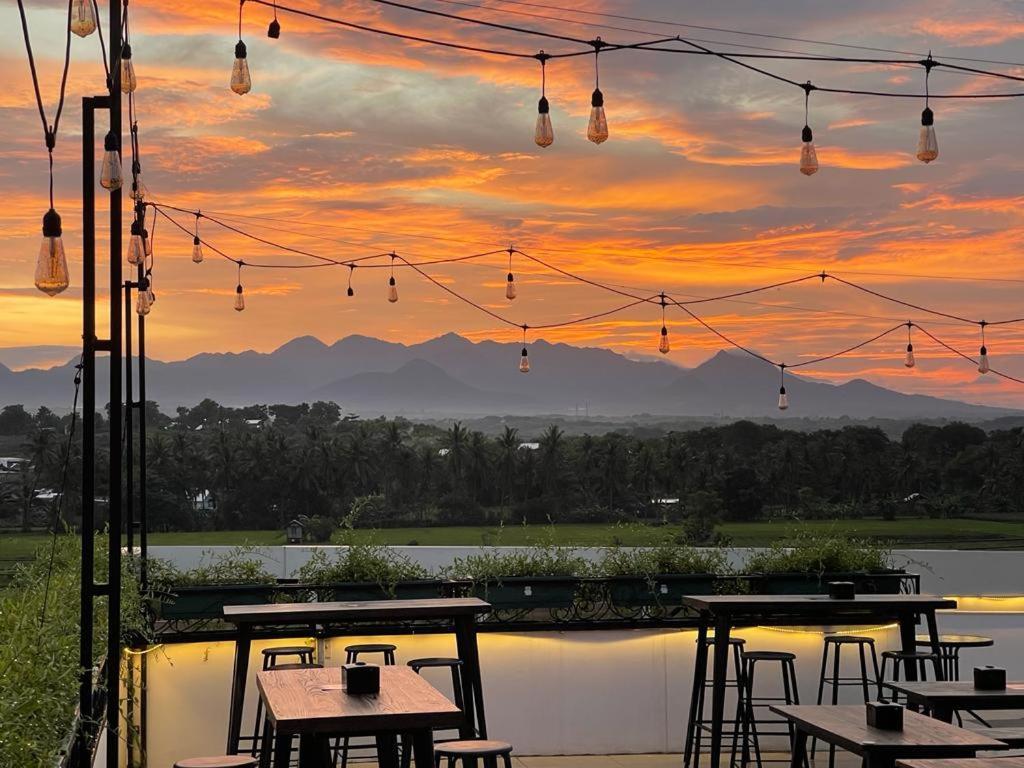 Kaloka Airport Hotel Sumbawa Besar Luaran gambar