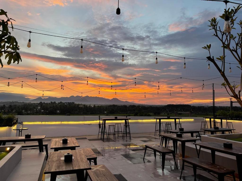 Kaloka Airport Hotel Sumbawa Besar Luaran gambar