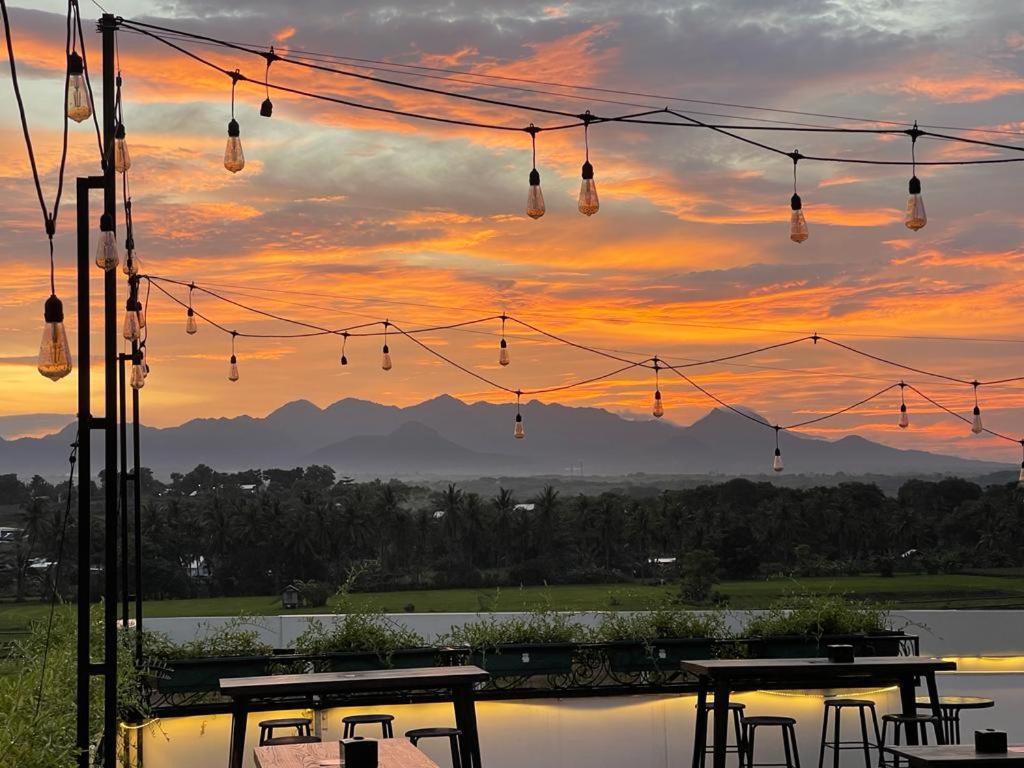 Kaloka Airport Hotel Sumbawa Besar Luaran gambar