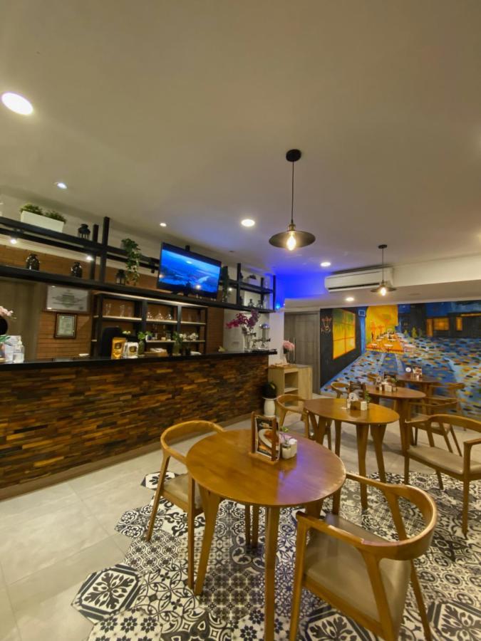 Kaloka Airport Hotel Sumbawa Besar Luaran gambar