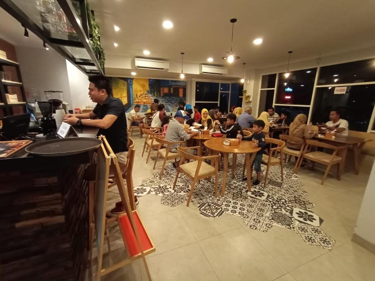 Kaloka Airport Hotel Sumbawa Besar Luaran gambar